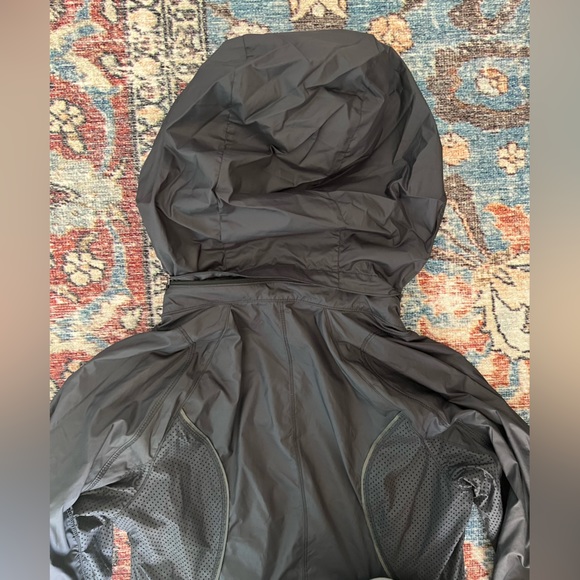 Lululemon Run Inspire Jacket - Picture 8 of 12